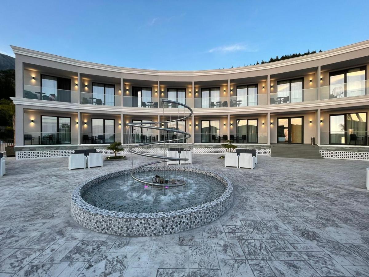 Ebbi Hotel Dhërmi 외부 사진