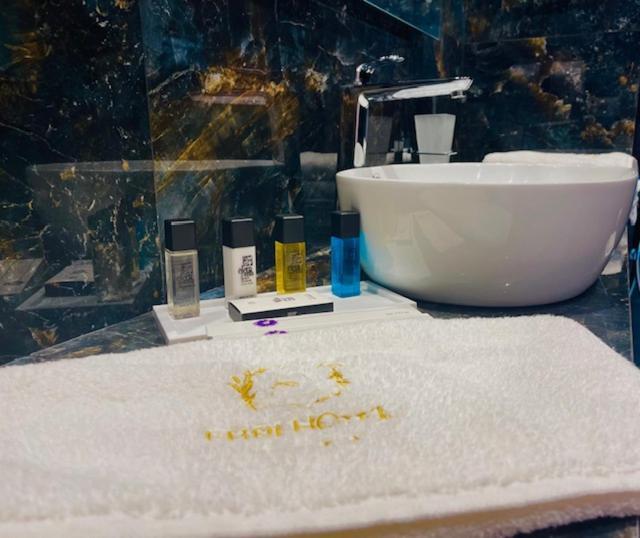 Ebbi Hotel Dhërmi 외부 사진