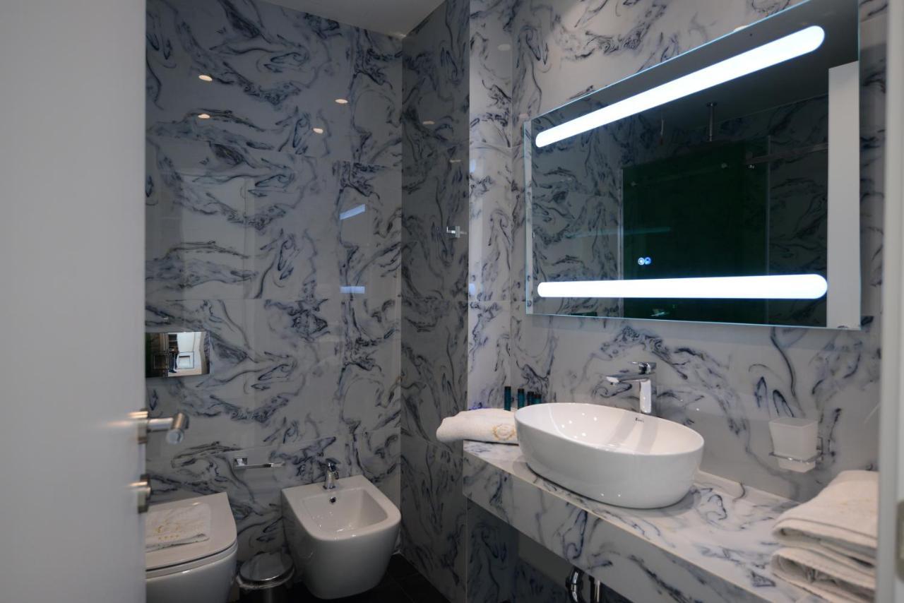 Ebbi Hotel Dhërmi 외부 사진