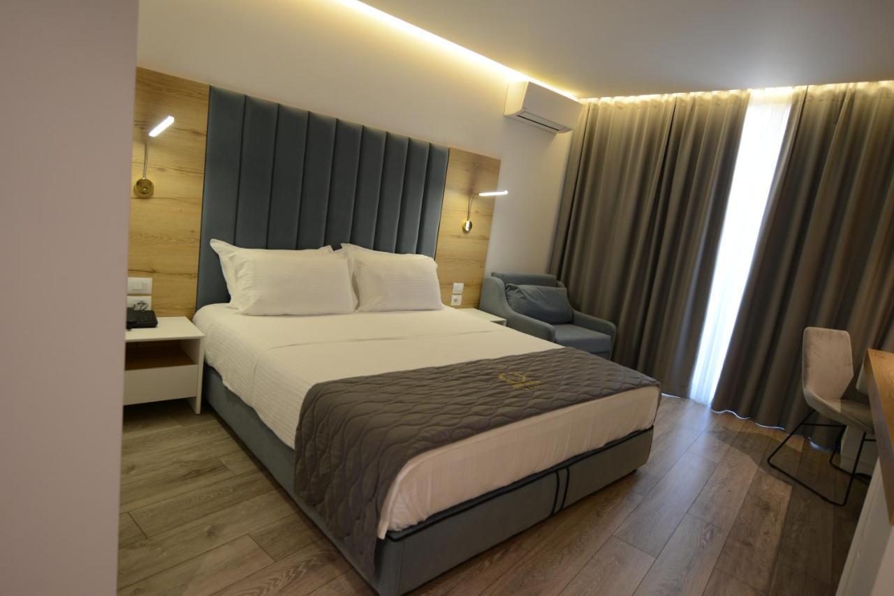 Ebbi Hotel Dhërmi 외부 사진