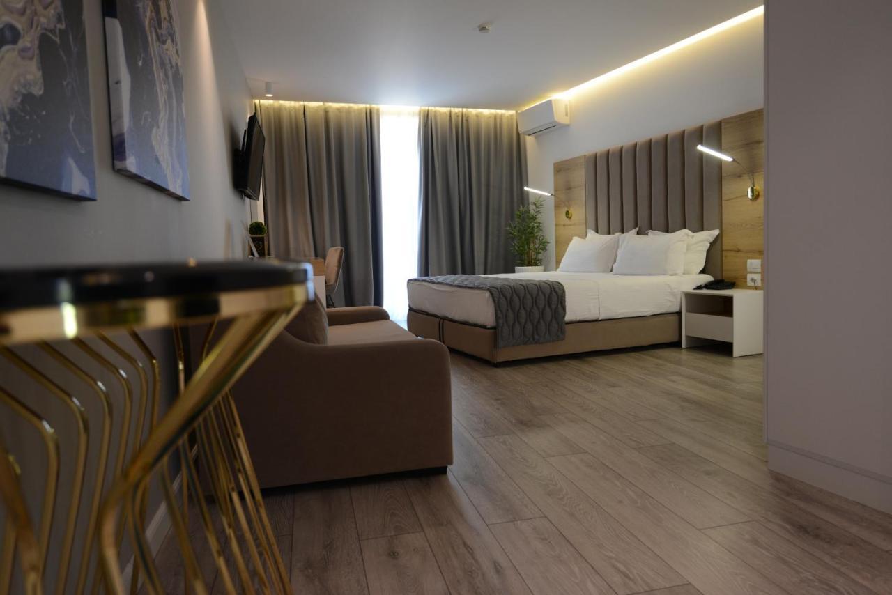 Ebbi Hotel Dhërmi 외부 사진