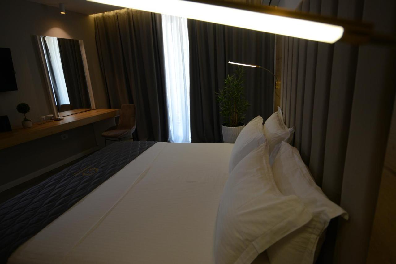 Ebbi Hotel Dhërmi 외부 사진