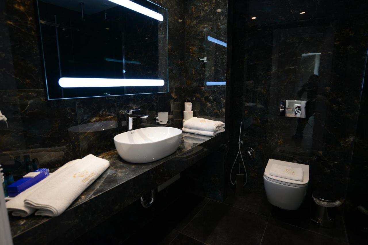 Ebbi Hotel Dhërmi 외부 사진