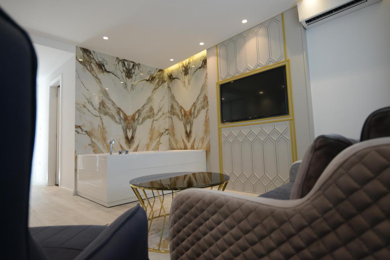 Ebbi Hotel Dhërmi 외부 사진