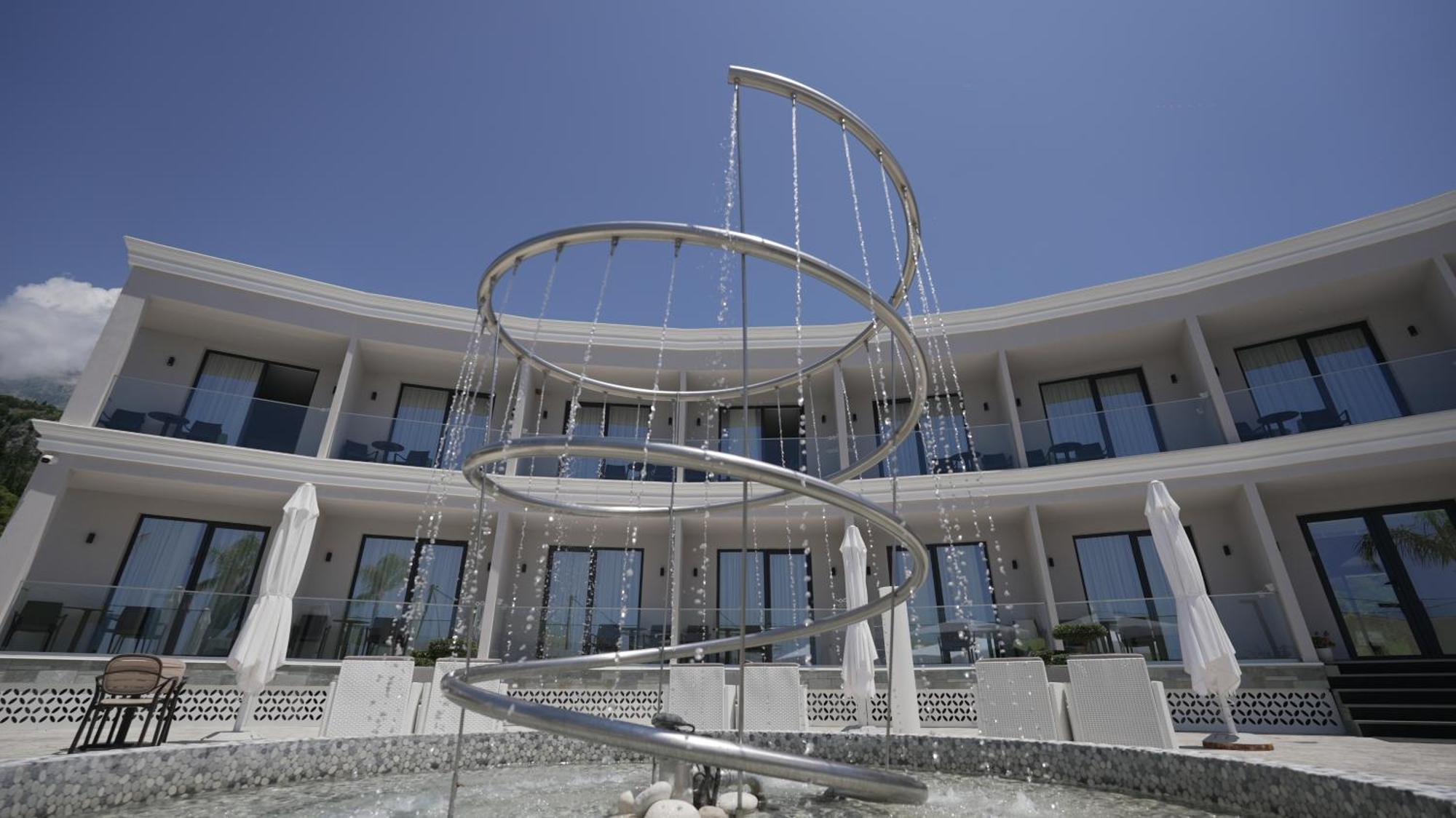 Ebbi Hotel Dhërmi 외부 사진